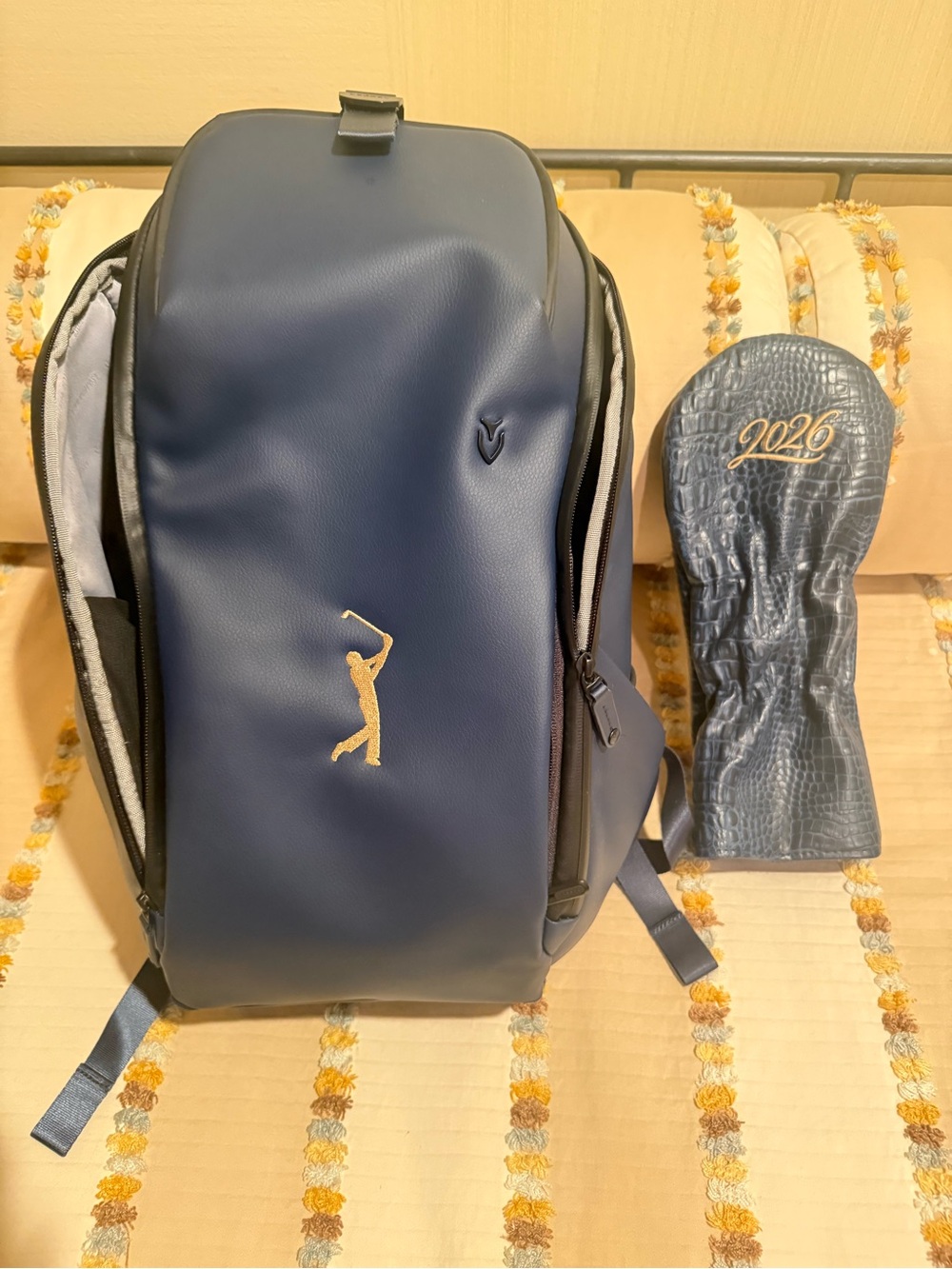 VesseL USA Navy Blue Golf Backpack & cover Gold Golfer Emblem (TPC The Players)